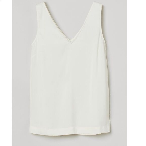 𝅺h&m sleeveless satin blouse . NWT - Picture 2 of 9